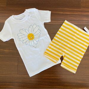 🔷2 for $22🔷 BNWT Old Navy Daisy and Yellow Striped Shorts Pj Set